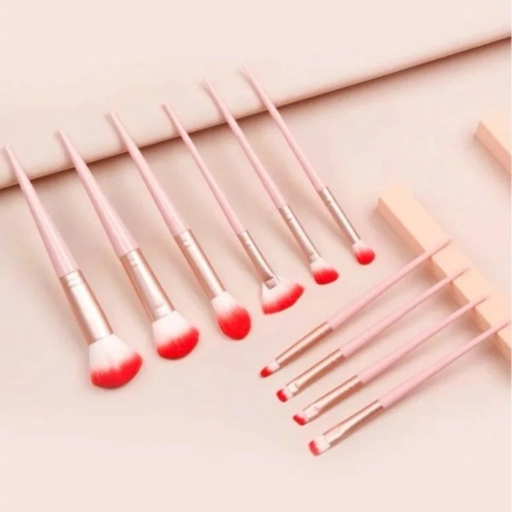NWT Makeup Brushes & Cleaning Mat